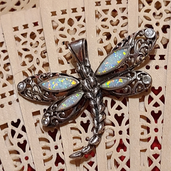 Jewelry - Dragonfly charm jewelry